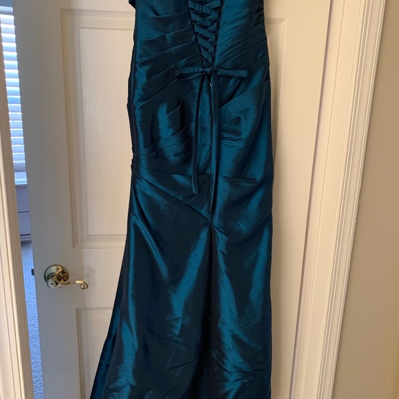 Prom dress - Picture 3 of 7